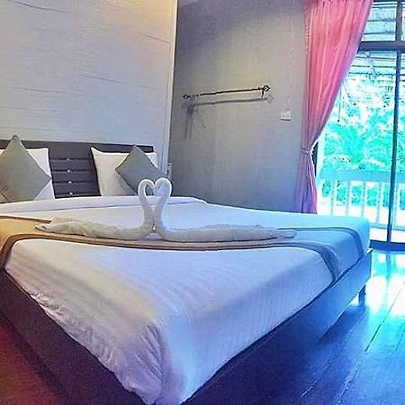 Marina Hut Guest House Koh Lanta Bagian luar foto