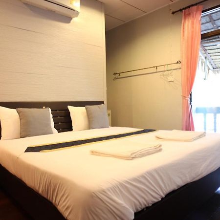 Marina Hut Guest House Koh Lanta Bagian luar foto