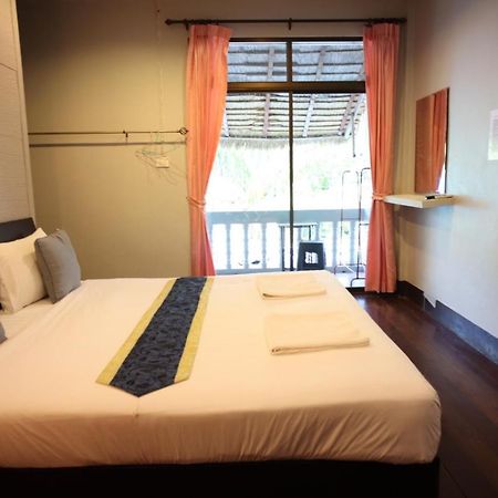 Marina Hut Guest House Koh Lanta Bagian luar foto