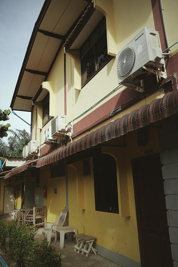 Marina Hut Guest House Koh Lanta Bagian luar foto