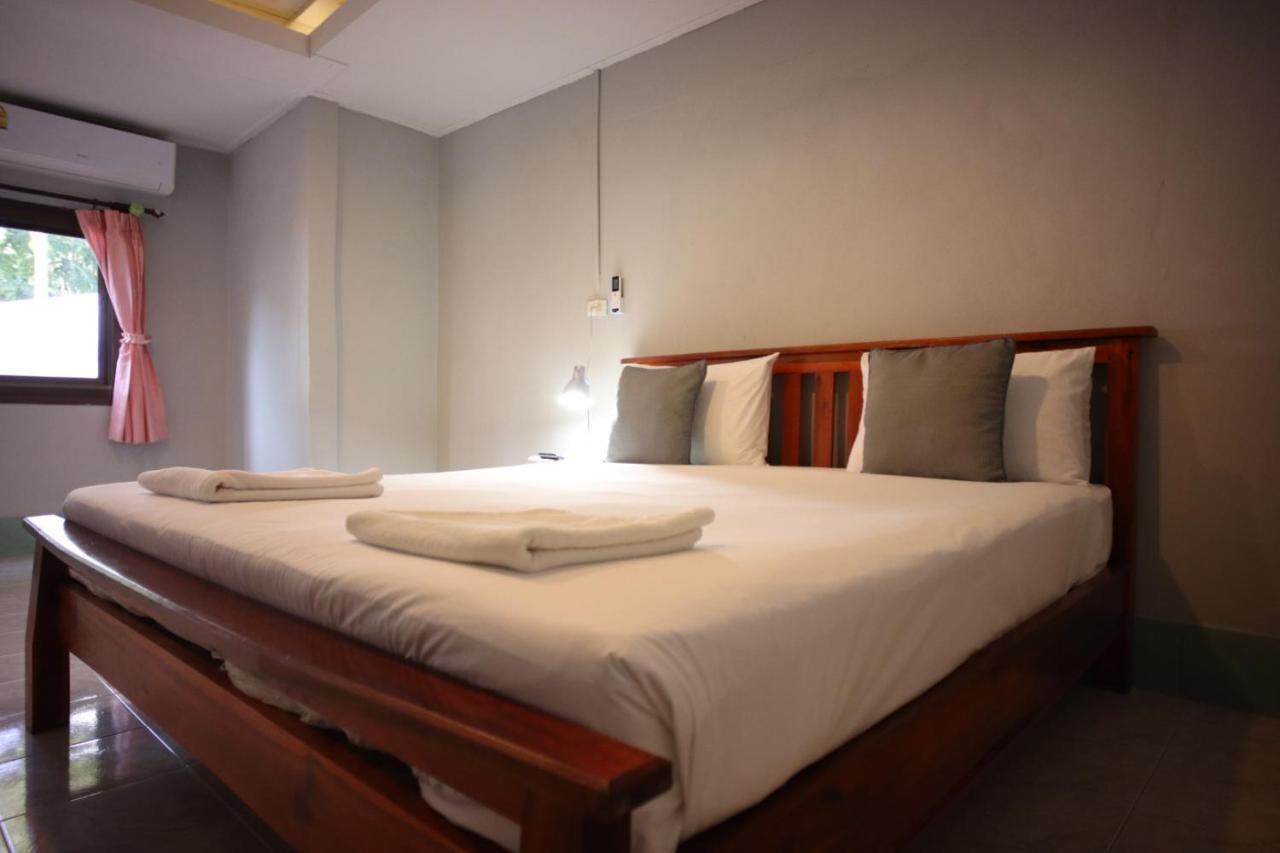 Marina Hut Guest House Koh Lanta Bagian luar foto