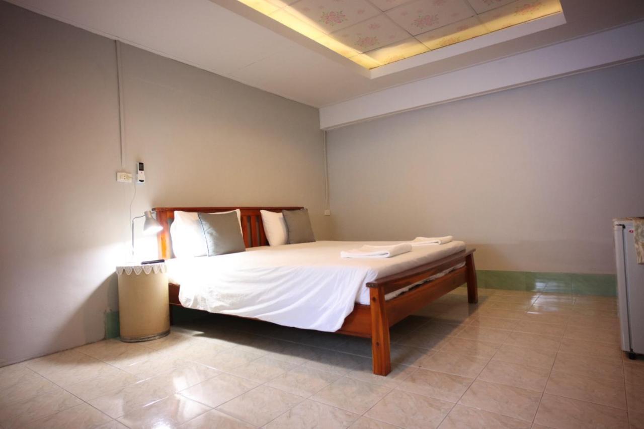 Marina Hut Guest House Koh Lanta Bagian luar foto